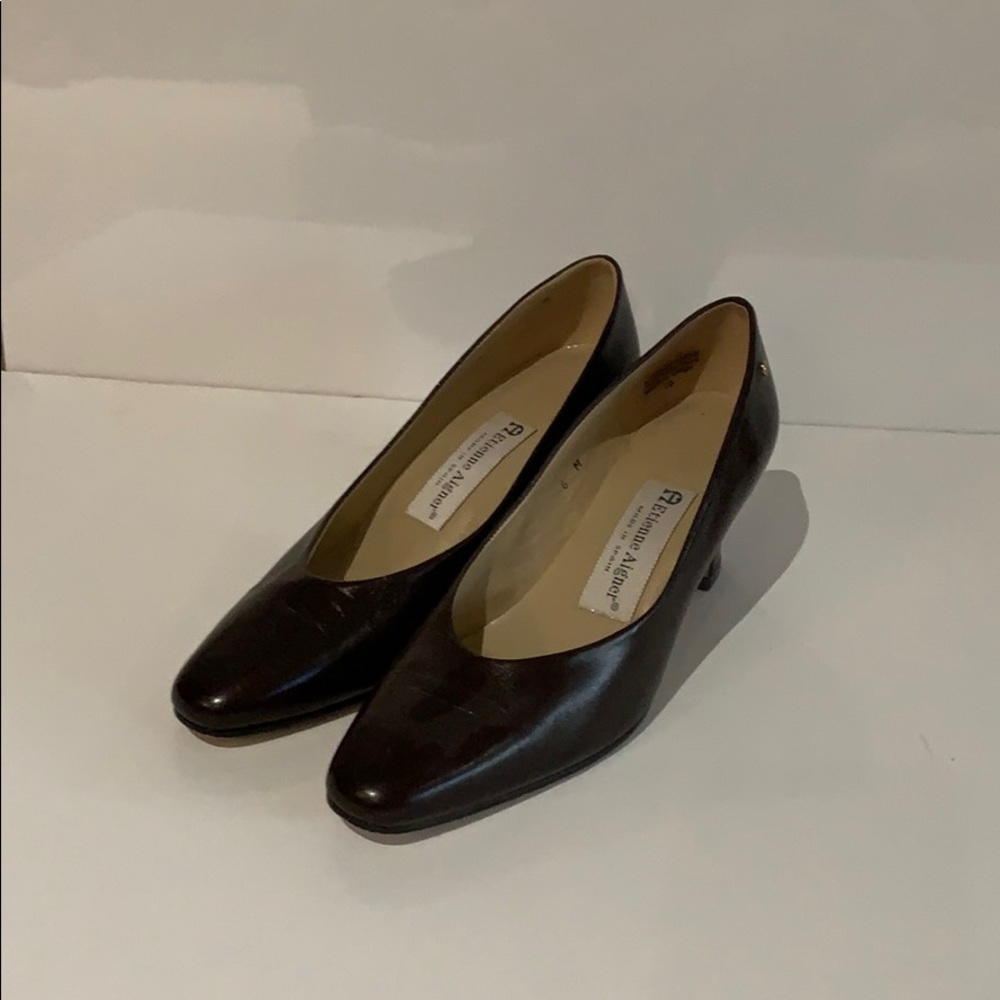 Etienne Aigner pumps
